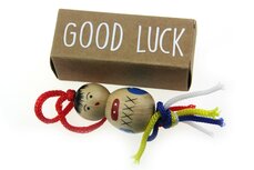 Geluksdoosje kraft langwerpig good luck met 4 cm chinese gelukspop