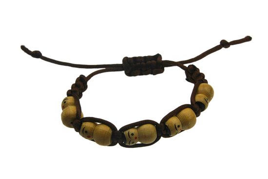 Armbandje bruin met gelukspoppetjes naturel