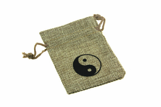 Jute zakjes ying yang 7 x 9 cm 1